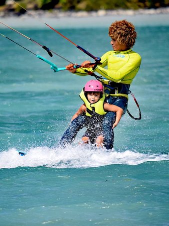 kid-kitesurfing