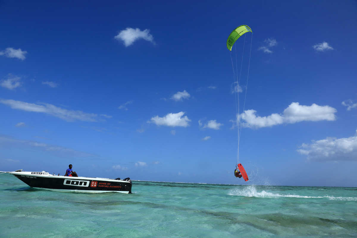 premium-kitesurf-lesson-and-rental-with-a-private-boat