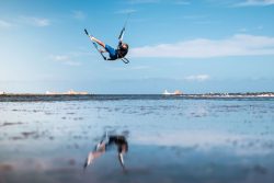 kitesurf-nosegrab-frontroll