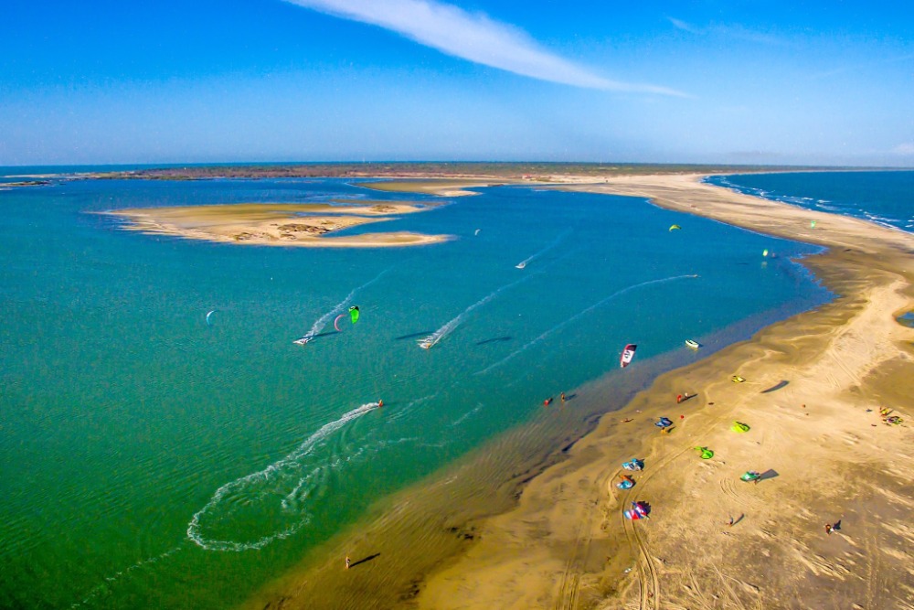 Kalpitiya kitesurf holidays