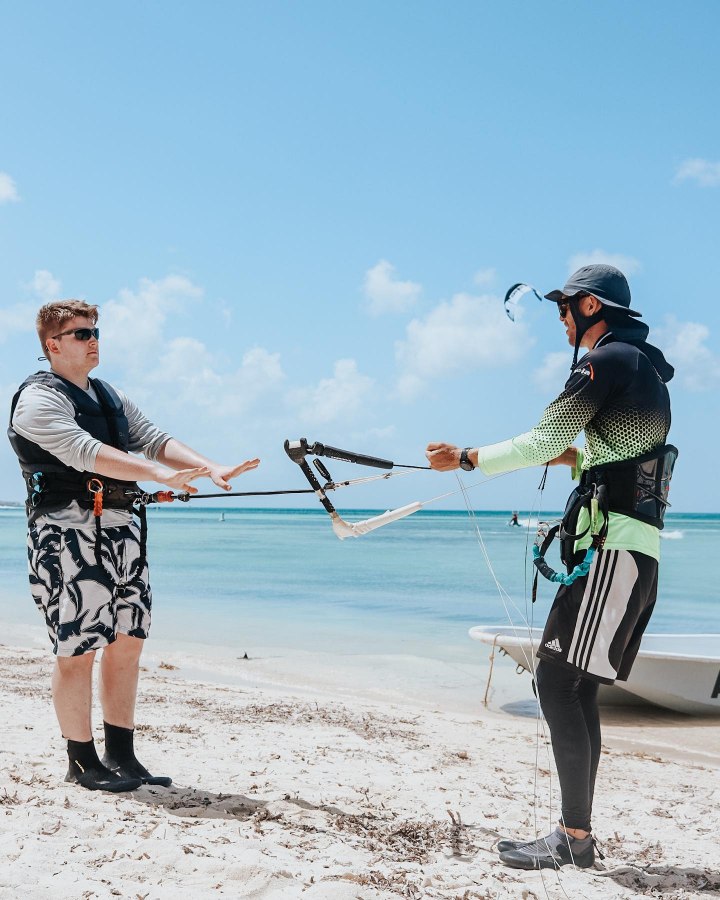 Aruba kitesurf holidays