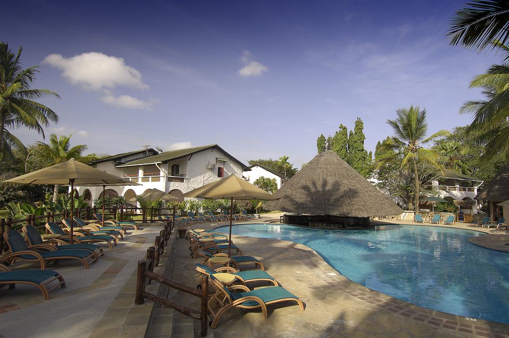 Pinewood Beach Resort, Diani - kitesurf holidays