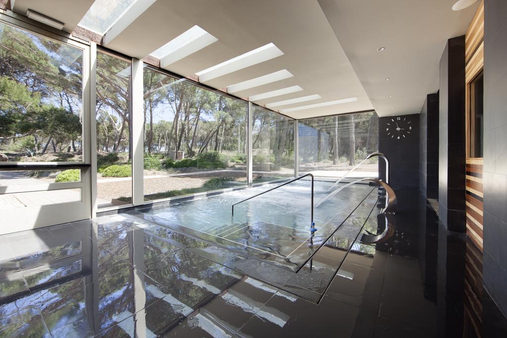 Hostal Empuries, Golf De Roses - kitesurf holidays