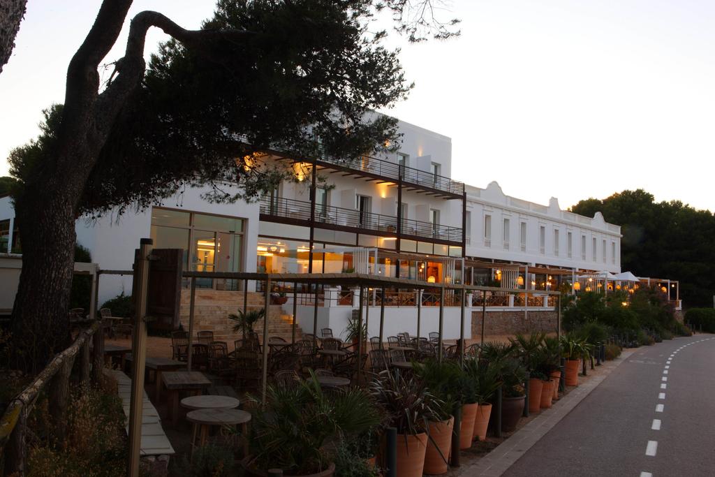 Hostal Empuries, Golf De Roses - kitesurf holidays