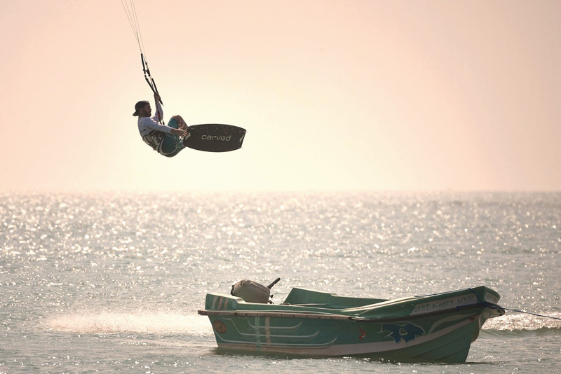 Mannar kitesurf holidays