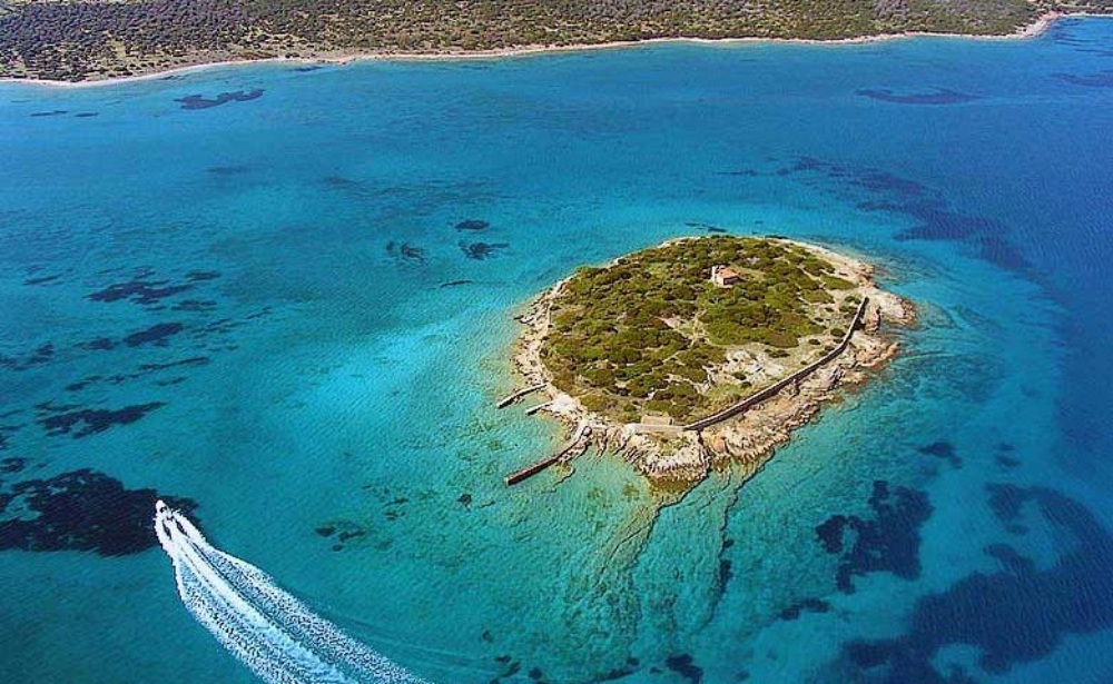 Evia Island kitesurf holidays