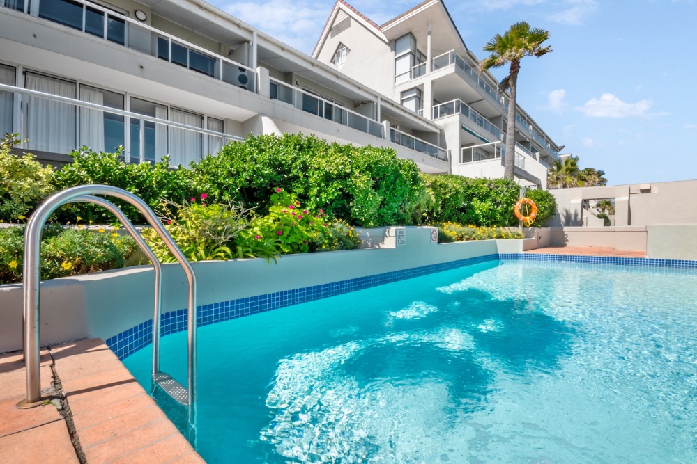 Dolphin Beach Hotel, Cape Town - kitesurf holidays