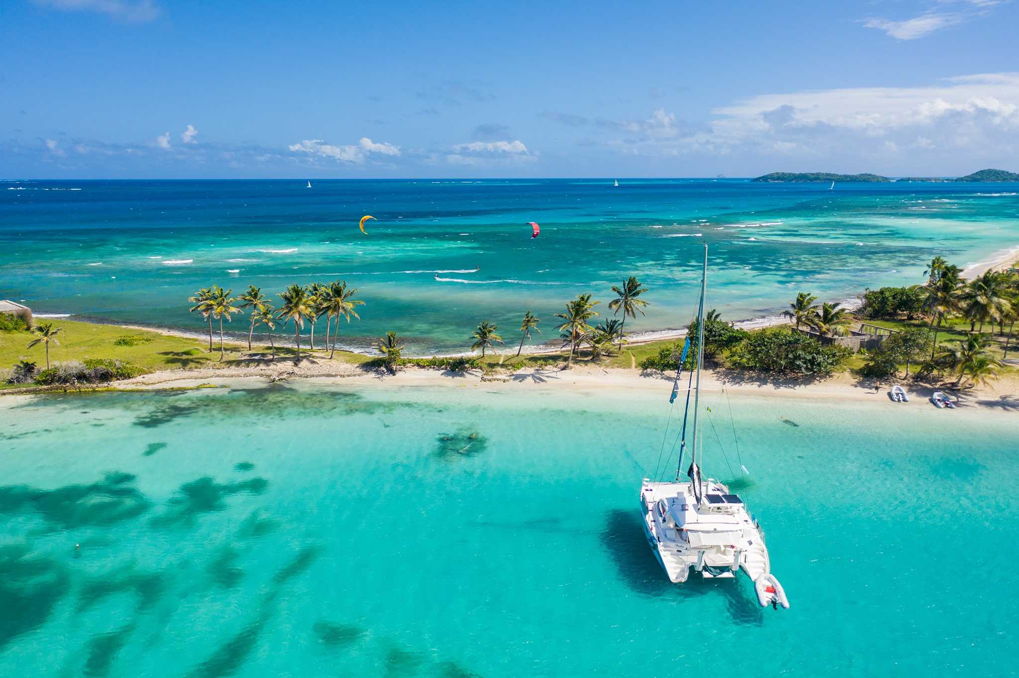 Kitesurf Catamaran, Union Island - kitesurf holidays